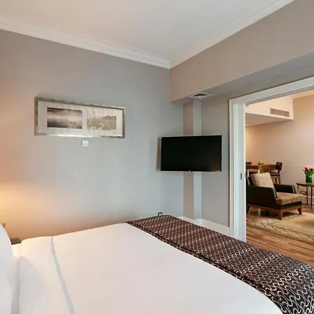 Ξενοδοχείο Titanic Business Kartal 5*