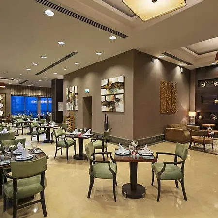 מלון Titanic Business Kartal 5*