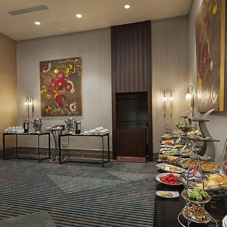 Titanic Business Kartal Otel