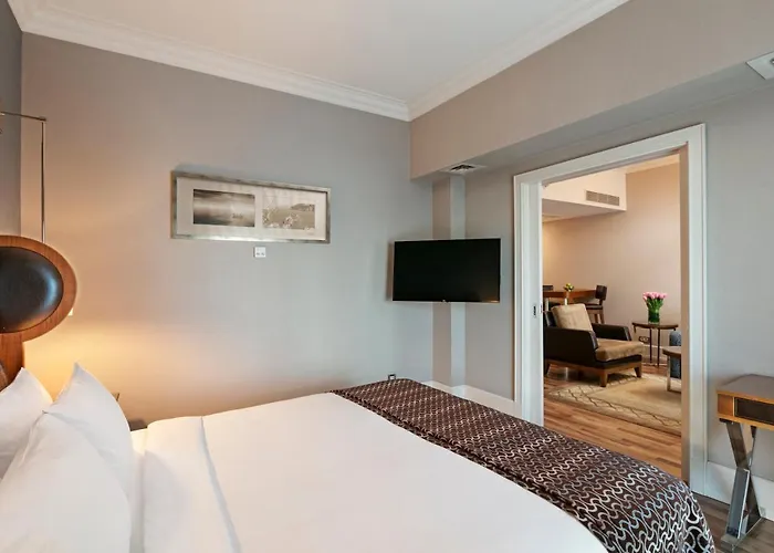 Отель Titanic Business Kartal 5*