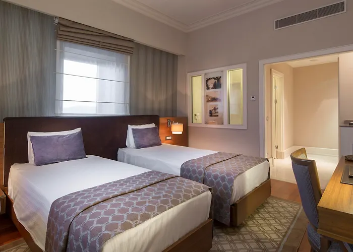 Отель Titanic Business Kartal 5*