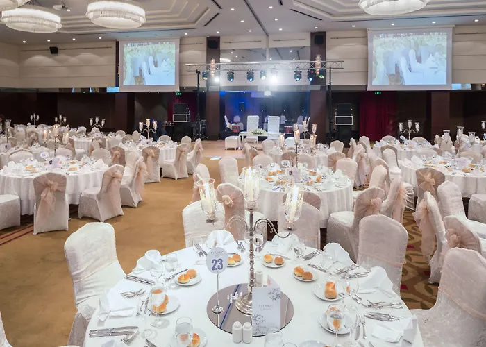 Titanic Business Kartal Отель