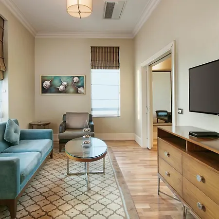 泰坦尼克卡尔塔尔商务酒店 5*