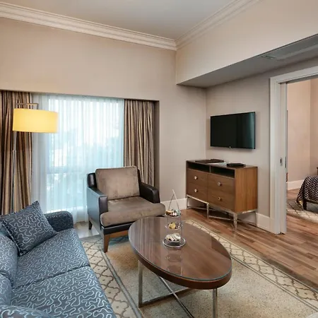 泰坦尼克卡尔塔尔商务酒店 酒店