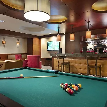 泰坦尼克卡尔塔尔商务酒店 酒店