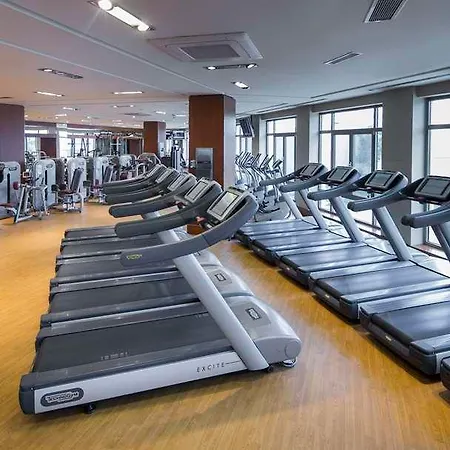 泰坦尼克卡尔塔尔商务酒店