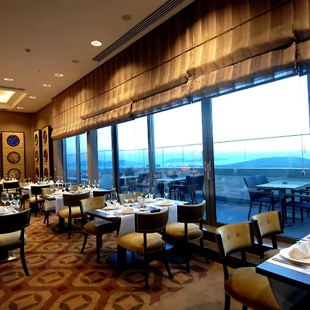 泰坦尼克卡尔塔尔商务酒店 5*