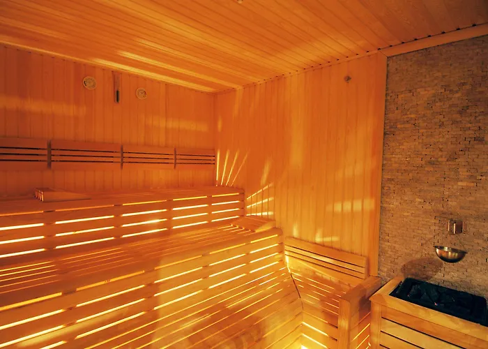 فندق تيتانيك بيزنس كارتل