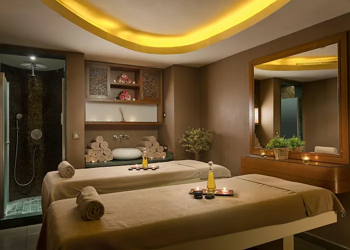 فندق تيتانيك بيزنس كارتل اسطنبول